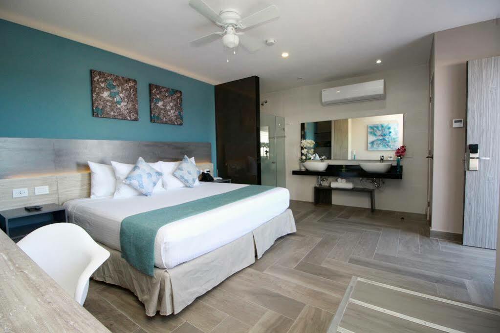 Bfh Attraction Deluxe Hotel Playa del Carmen Buitenkant foto