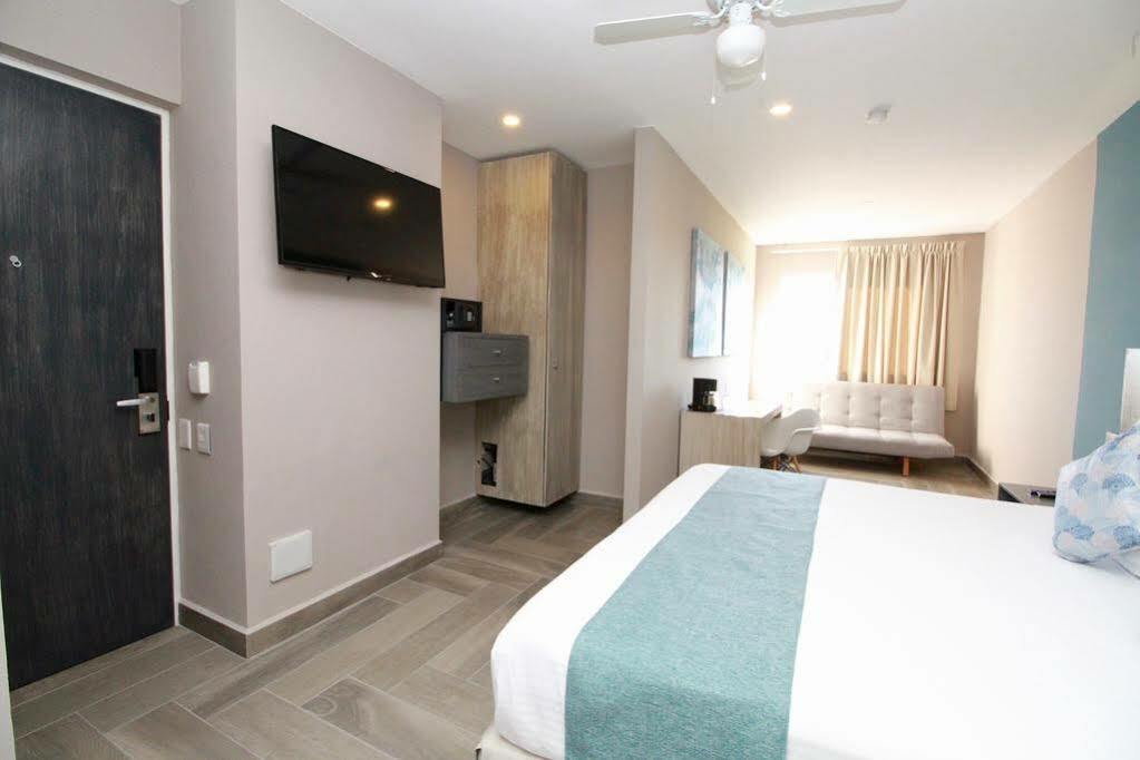 Bfh Attraction Deluxe Hotel Playa del Carmen Buitenkant foto