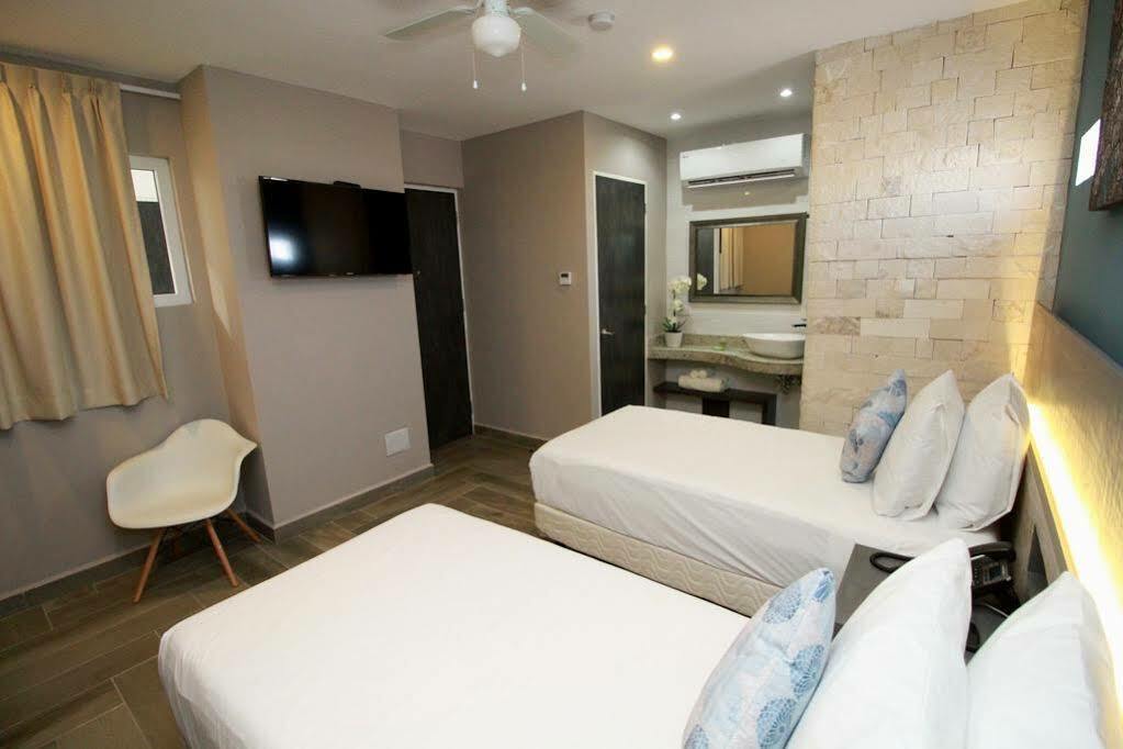 Bfh Attraction Deluxe Hotel Playa del Carmen Buitenkant foto