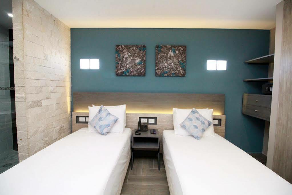 Bfh Attraction Deluxe Hotel Playa del Carmen Buitenkant foto