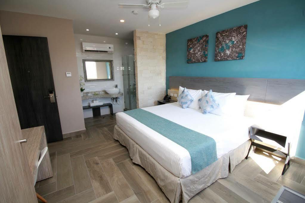 Bfh Attraction Deluxe Hotel Playa del Carmen Buitenkant foto
